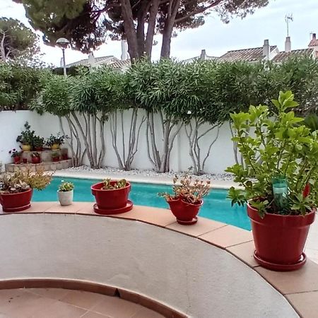 Bed and Breakfast El Mon Ля Эскала Экстерьер фото